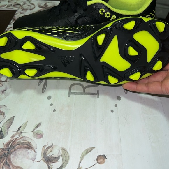 Adidas kids copa sense.4 fxg j size 6 new without box - Picture 2 of 7